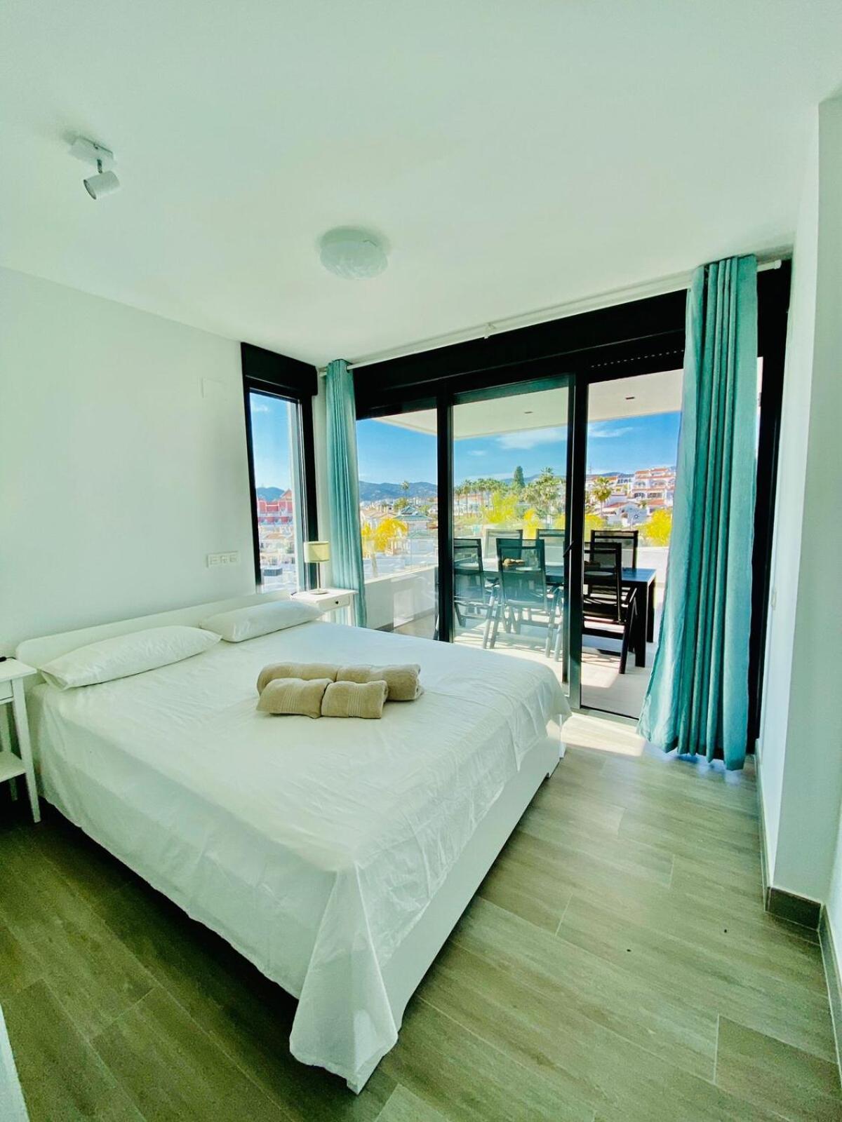 Royal Palm 22 Luxurious 3 Bedroom Penthouse Nerja Exteriör bild